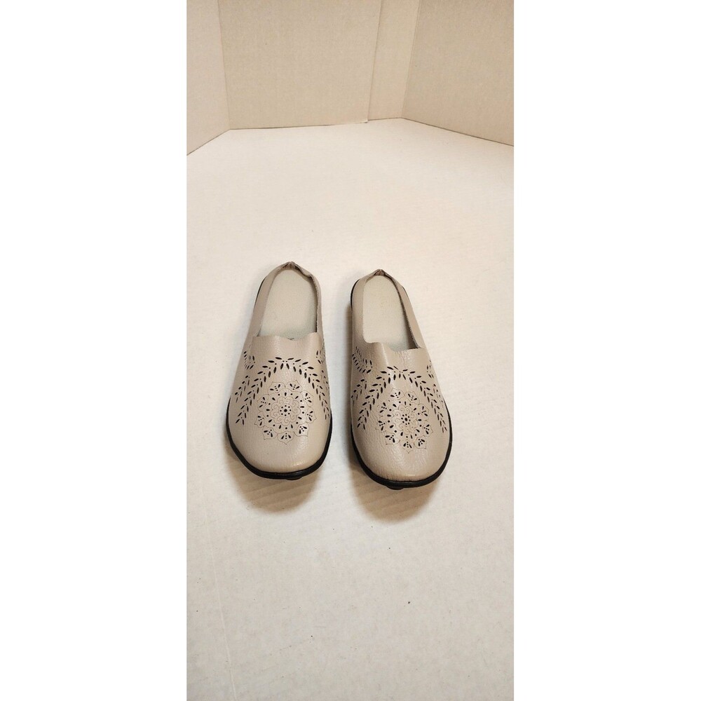 Gray leather flower leaf cut outs mule loafers for women size 11/12 Read